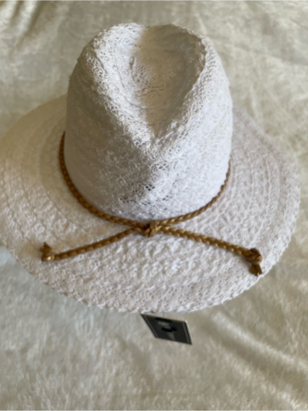 Jane & Berry Women's White Straw Fedora with Gold Braided Band